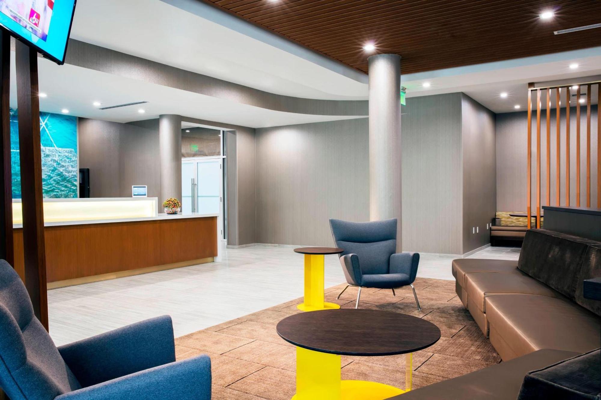 Springhill Suites By Marriott Miami Doral Exterior photo